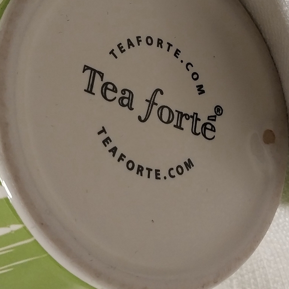 Tea Forte Green and White Grass Design Ceramic Tea Mug with Infuser - Picture 6 of 7